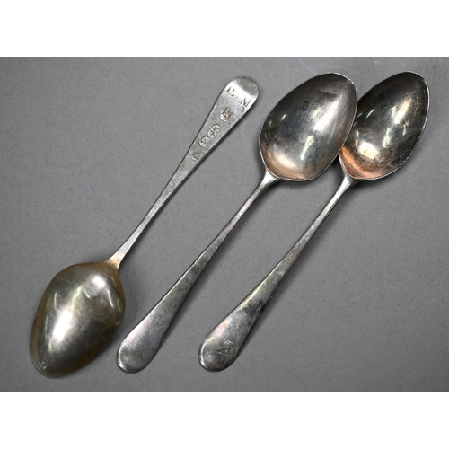 189 - Various Georgian and later silver teaspoons, tongs, etc., 5.1oz