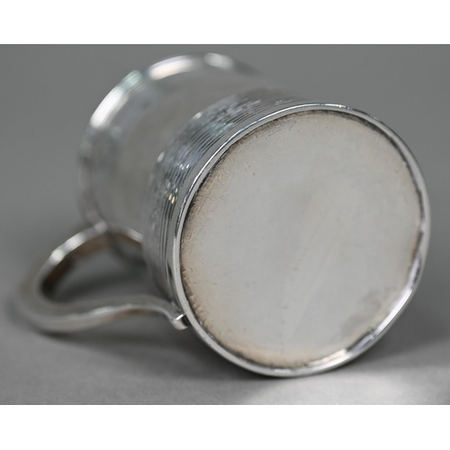 193 - A George III silver small mug with reeded banding, Elizabeth Morley, London 1810, 2.6oz, 6.5cm high