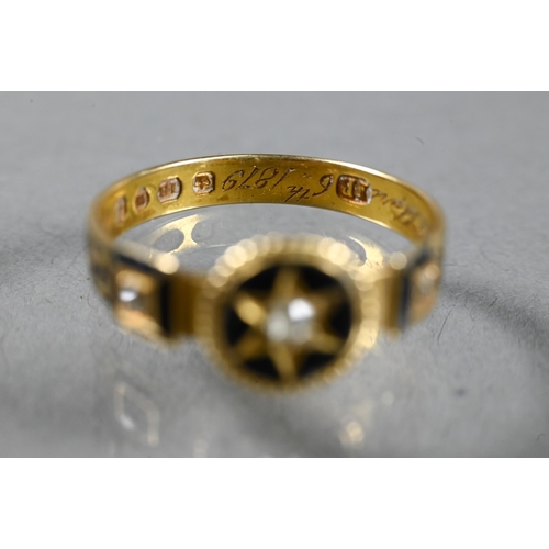 285A - A collection of Victorian jewellery items including 18ct and black enamel mourning ring, letter 'A' ... 