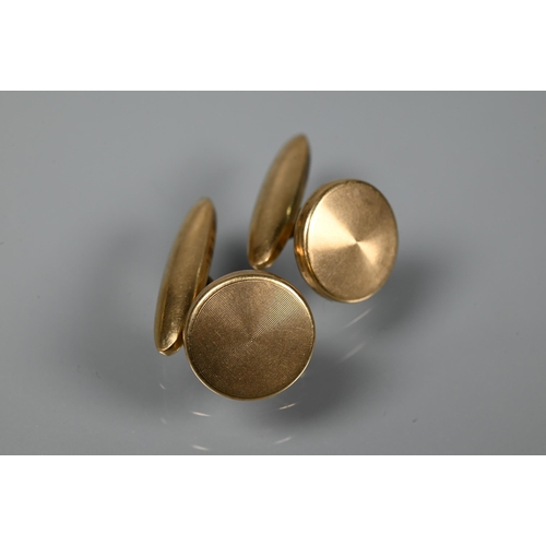 308 - A pair of 9ct yellow gold oval chain linked cufflinks with torpedo backs, approx 6.3g to/w pair of g... 