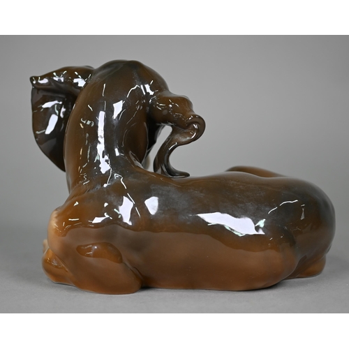 599 - A Rosenthal porcelain dachshund puppy modelled by Theodor Kärner, no 296, 15 cm high