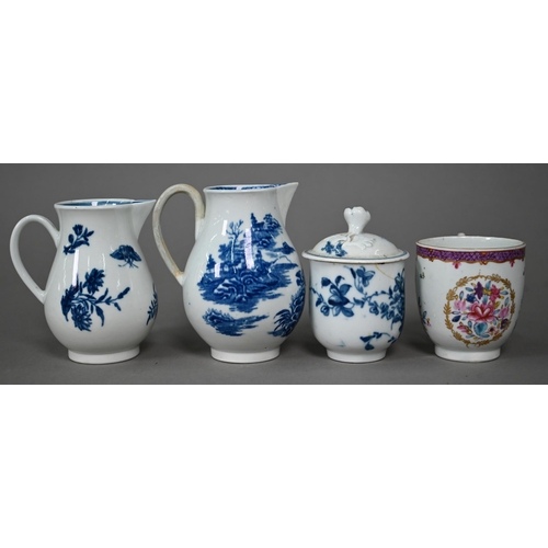 607 - A collection of First Period Worcester/Caughley blue and white porcelain including teapot (lacks lid... 