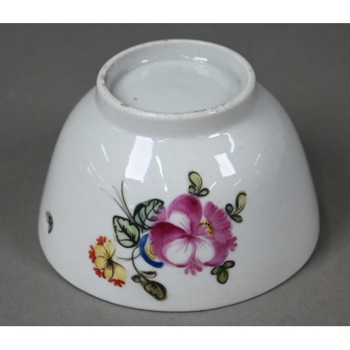 628 - A Regency New Hall teapot painted with floral sprays, no 593 to/w five matching tea-bowls and six sa... 