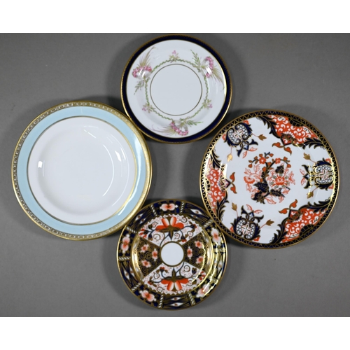 630 - Sixteen various Victorian and later Crown Derby plates to/w a Bloor Derby dish (17)