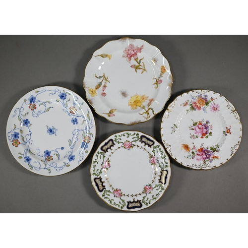 630 - Sixteen various Victorian and later Crown Derby plates to/w a Bloor Derby dish (17)