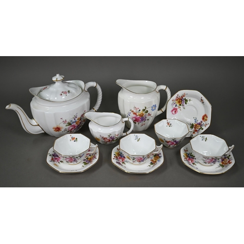 631 - A Royal Crown Derby china 'Derby Posies' tea pot to/w two jugs and four cups and saucers