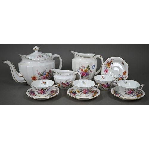 631 - A Royal Crown Derby china 'Derby Posies' tea pot to/w two jugs and four cups and saucers