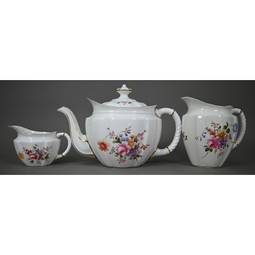 631 - A Royal Crown Derby china 'Derby Posies' tea pot to/w two jugs and four cups and saucers