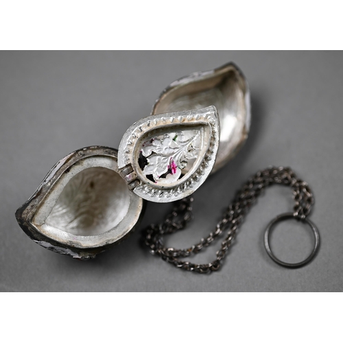 70 - A Victorian silver fan-shaped pin-wheel Birmingham 1889 and a small scissors-case Birmingham 1899, o... 