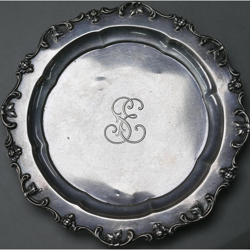 92 - A silver letter salver with scroll-embossed moulded rim, Robert Pringle & Sons, London 1918, 20.... 