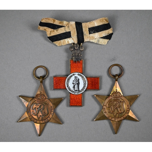 1030 - A group of 5 WWII period medals - 1939-45 Star; Africa Star; 1939 War Medal; Defence Medal; Efficien... 