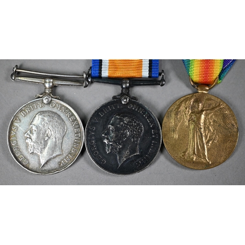 1034 - A World War I pair (War medal and Victorian medal) to 12938 Pte L Brailey MGC to/w a War Medal to L-... 