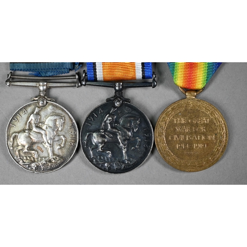 1034 - A World War I pair (War medal and Victorian medal) to 12938 Pte L Brailey MGC to/w a War Medal to L-... 