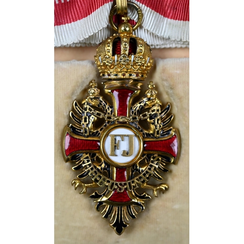 1041 - Imperial Austrian Order of Franz Joseph (1849), Commander's neck badge in gilt-bronze and enamels, o... 