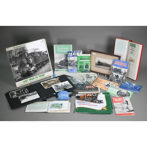 1068 - Railwayana - A quantity of vintage and later rail-related ephemera including photographs, postcards,... 