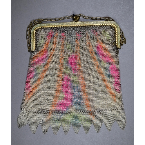 1081 - A cold-painted base metal mesh evening bag to/w a papier mache snuff box with decorated lid and two ... 