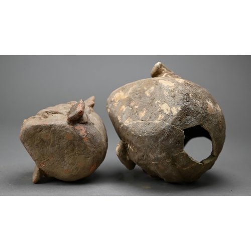 1092 - Two antique Central American terracotta pots, modelled as heads 10/9cm (one a/f)