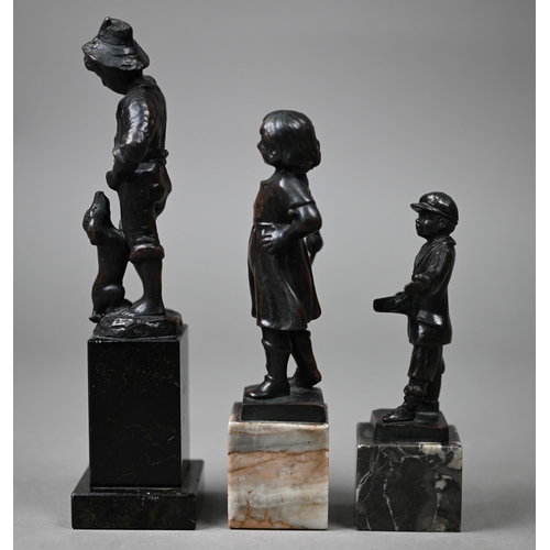 1251 - Three small bronze figures of children on marble bases, 17-11.5 cm 