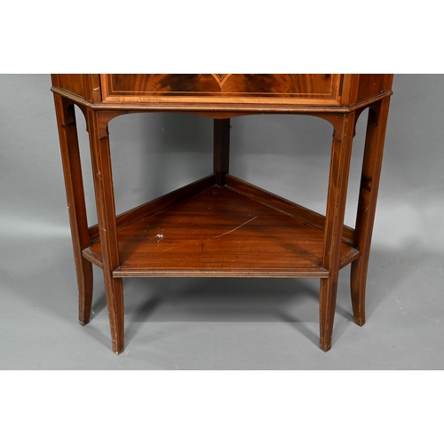 862 - An Edwardian Sheraton Revival style inlaid satinwood corner display cabinet, with astragal glazed do... 