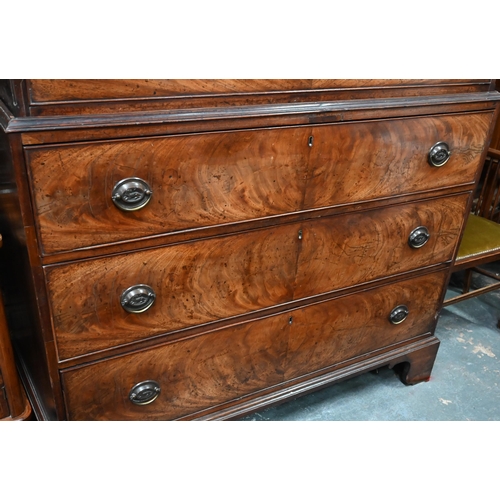 863 - A Georgian figured mahogany chest on chest, three short drawers oven six long graduated  drawer... 