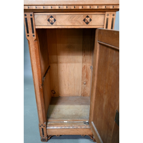 910 - A close matched Arts & Crafts Gothic Reform inlaid Ash four part bedroom suite in the manner of ... 