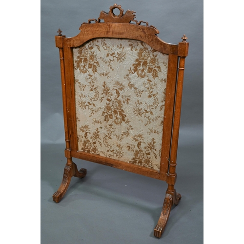 925 - A continental carved limewood fire-screen, with tapestry panel, 67 cm w x 107 cm h