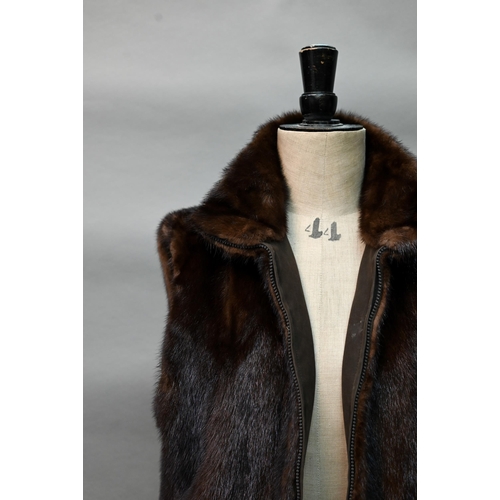 1285 - A vintage 1970s brown fur gillet, with zippered front, size 10/12