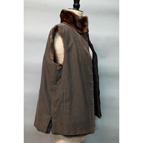 1285 - A vintage 1970s brown fur gillet, with zippered front, size 10/12