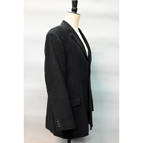 1291 - Balmain, Paris - A vintage gent's single breasted black wool blazer, size L