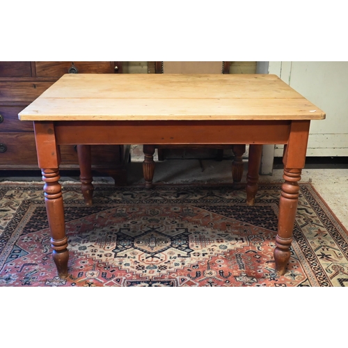 165 - A vintage pine kitchen table on turned legs, 114 x 88 x 74 cm high