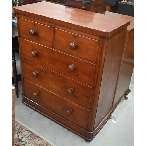 100 - A Victorian mahogany chest of two short over three long drawers with turned handles, 98 x 45 x 112 c... 