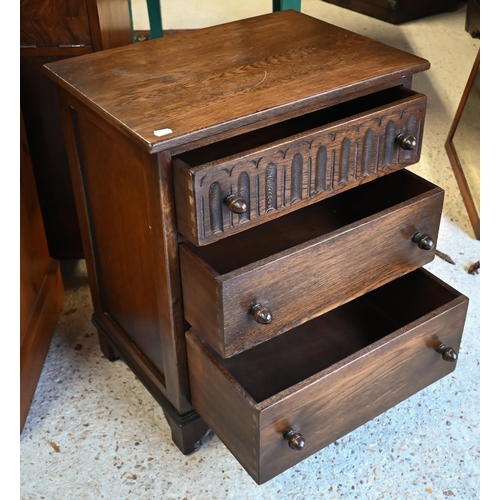 203 - An old Charm style small oak 3-drawer chest, 53 cm x 38 cm x 65 cm h