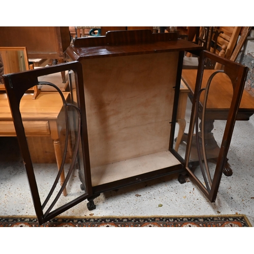 209 - An Art Deco glazed walnut display cabinet, 87 cm x 29 cm x 118 cm h