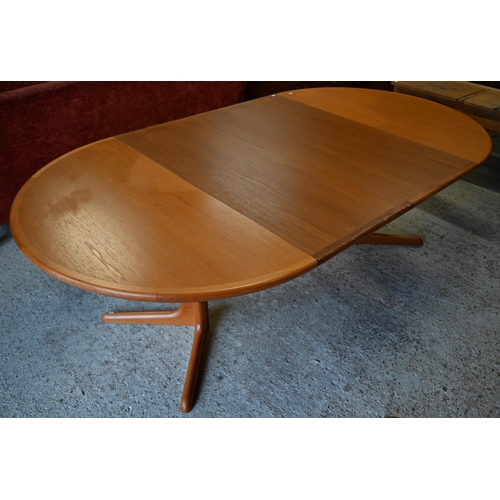 218 - A vintage Danish 'Skovby' solid teak extending dining table, with two leaves, 111 cm long (211 cm ma... 