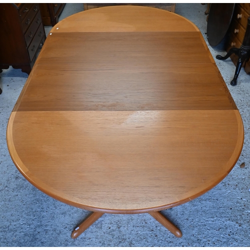 218 - A vintage Danish 'Skovby' solid teak extending dining table, with two leaves, 111 cm long (211 cm ma... 