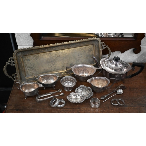 479 - A pair of Edwardian pierced silver small bonbon dishes, Levi & Salaman, Birmingham 1901, five si... 