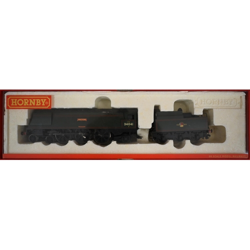 521 - A Hornby 00 gauge train set - The Boxed Set - in fitted drawers (possibly unused), to/w a quantity o... 