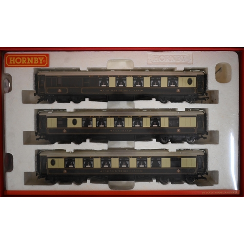 521 - A Hornby 00 gauge train set - The Boxed Set - in fitted drawers (possibly unused), to/w a quantity o... 