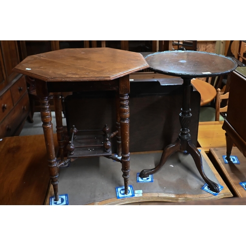 197 - A Georgian style mahogany tripod wine table to/with am Edwardian octagonal top two-tier table (2)