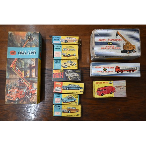 518 - Boxed Corgi models - 1127 Simon Snorkel Fire Engine, 235 Oldsmobile Super 88, 236 Corgi Motor School... 