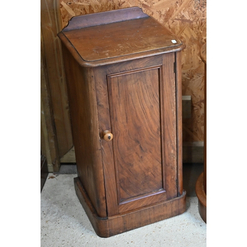 104 - An Edwardian mahogany single door pot cupboard, raised on a plinth base, 39 cm x 33 cm x 76 cm h to/... 