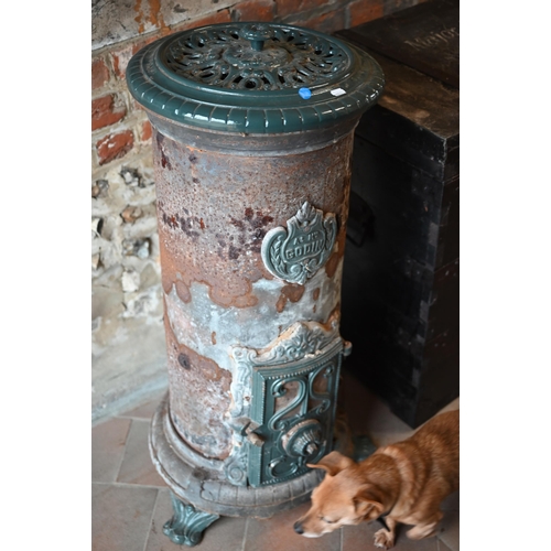 118 - An early 20th century French Godin enamelled cast iron stove