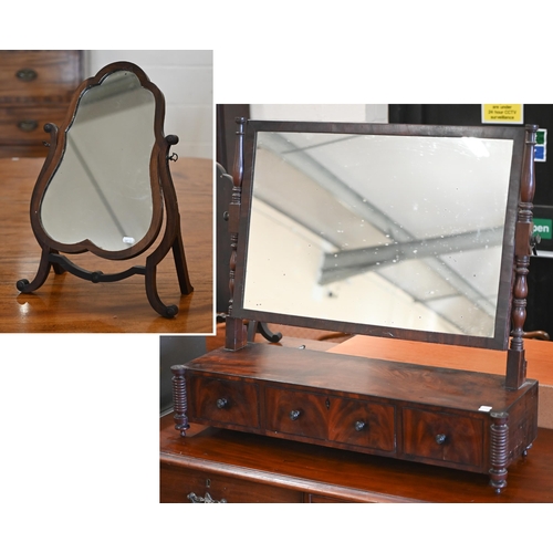 138 - A large Regency mahogany dressing table mirror on three drawer platform base with ring-turned suppor... 