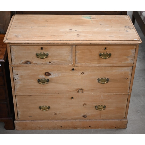 189 - An antique pine chest of two short over thre elong drawers, 106 x 54 x 92 cm high