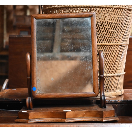 197 - #A 19th century mahogany toilet mirror on shaped platform base a/f, 50 x 22 x 55 cm high