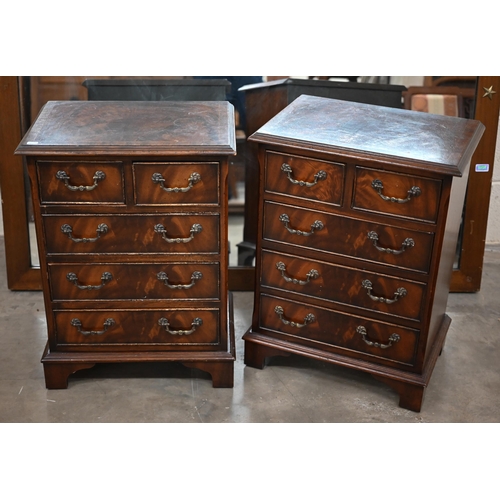 224 - A pair of reproduction mahogany five drawer bedside chests a/f, 50 cm wide x 32 cm deep x 65 cm high