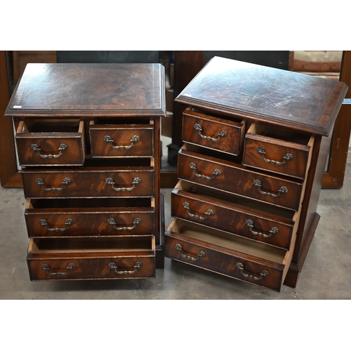 224 - A pair of reproduction mahogany five drawer bedside chests a/f, 50 cm wide x 32 cm deep x 65 cm high