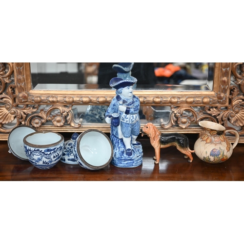 407 - A pair of Chinese blue and white porcelain ovoid jars and covers, painted with dragons 16.5 cm high ... 