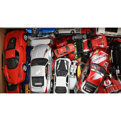 500 - A large quantity of model vehicles including Hot Wheels, Burago, Maisto, Corgi, Jade, etc to/w a mod... 