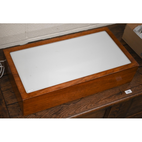 512 - A vintage wooden photographic light box, 34 x 65 cm